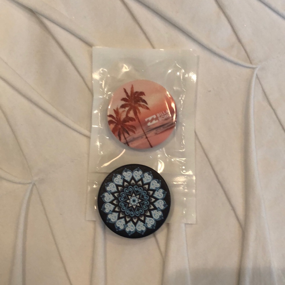 Set of 2 pop sockets
